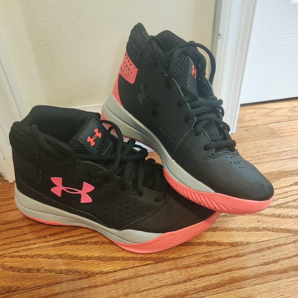 Under Armour size 6Y